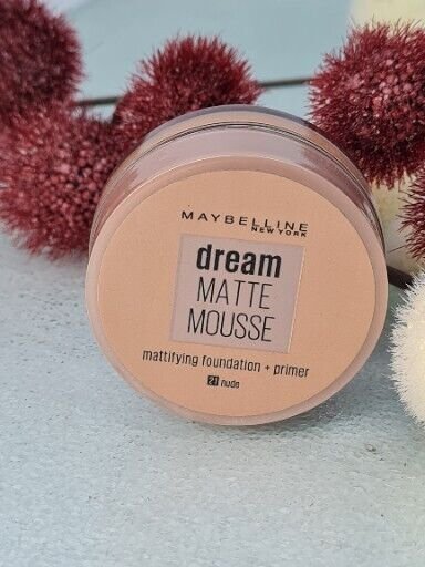 MAYBELLINE DREAM MATTE MOUSSE mattifying foundation + primer